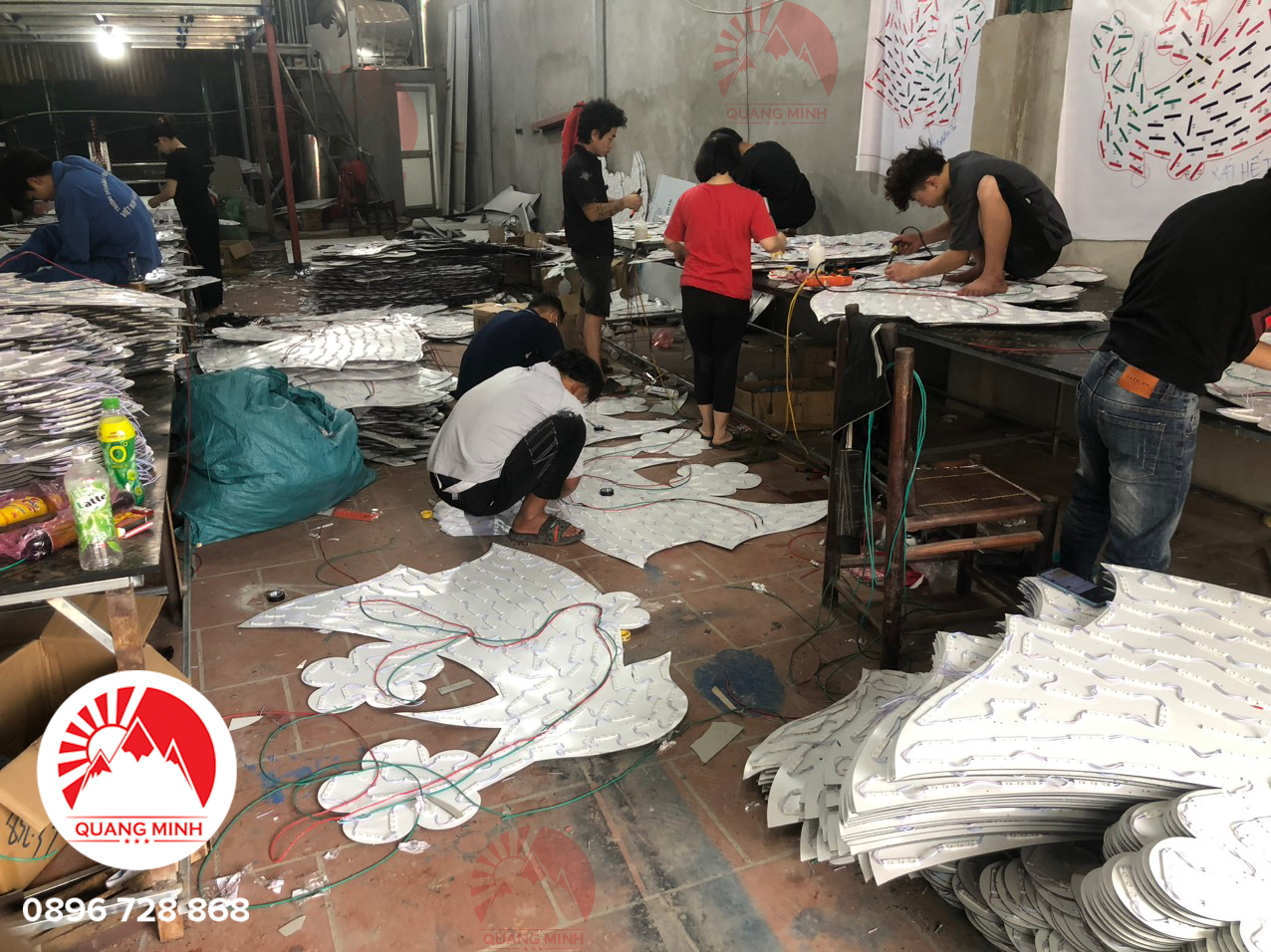Đội ngũ thiết kế chuyên nghiệp và sáng tạo của Quảng cáo Quang Minh